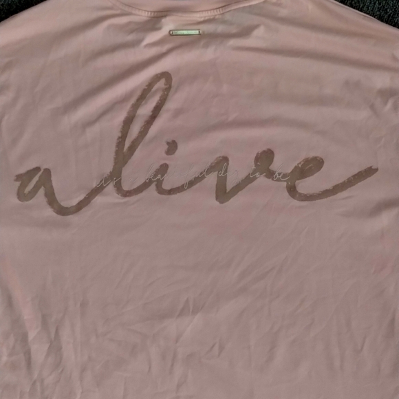 Whitney Simmons gymshark oversized alive shirt peach - Picture 3 of 4